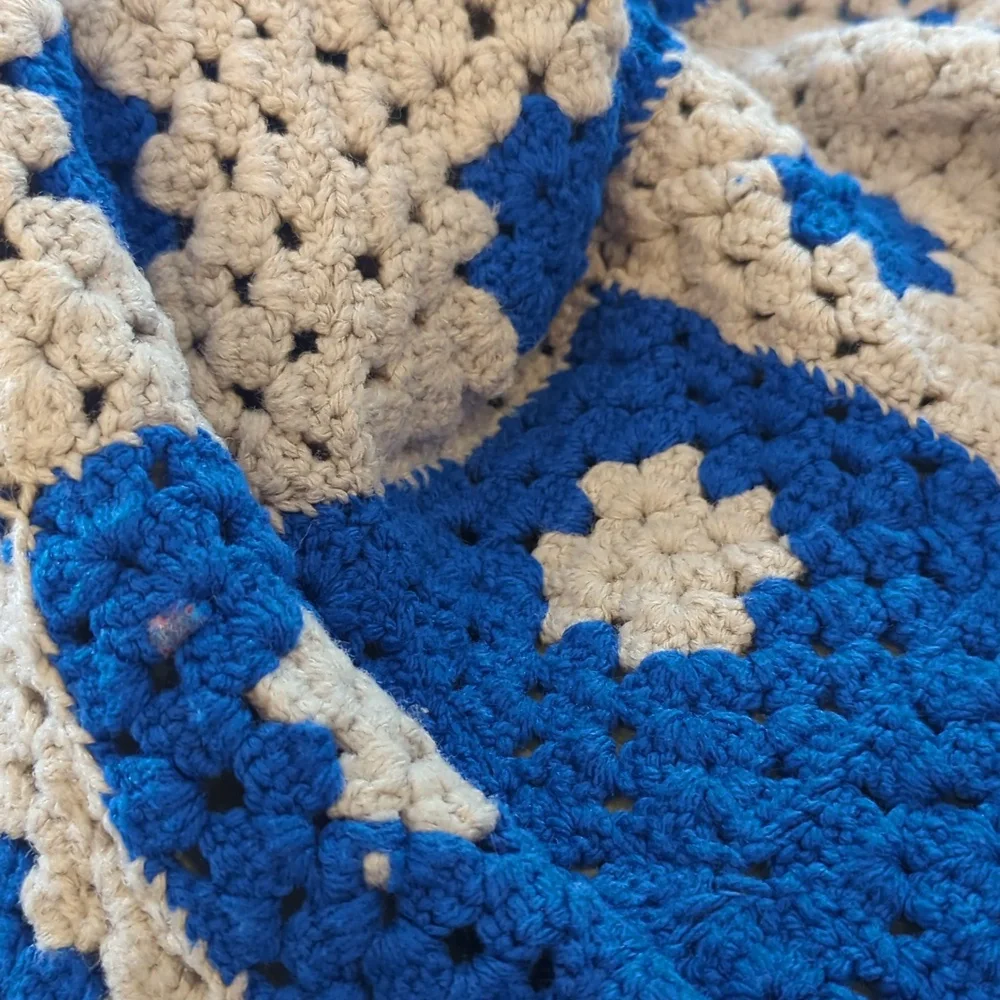 💙60's Handmade Blanket🤍 - Picture 4 of 5